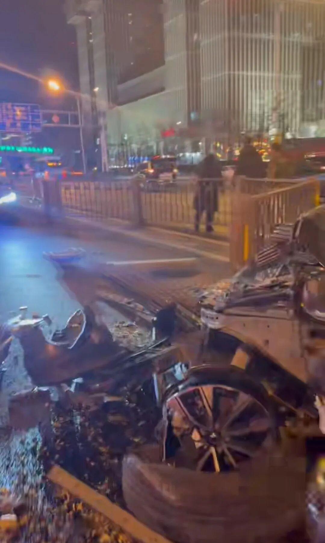 北京建國路發生一起交通事故 約10車受損