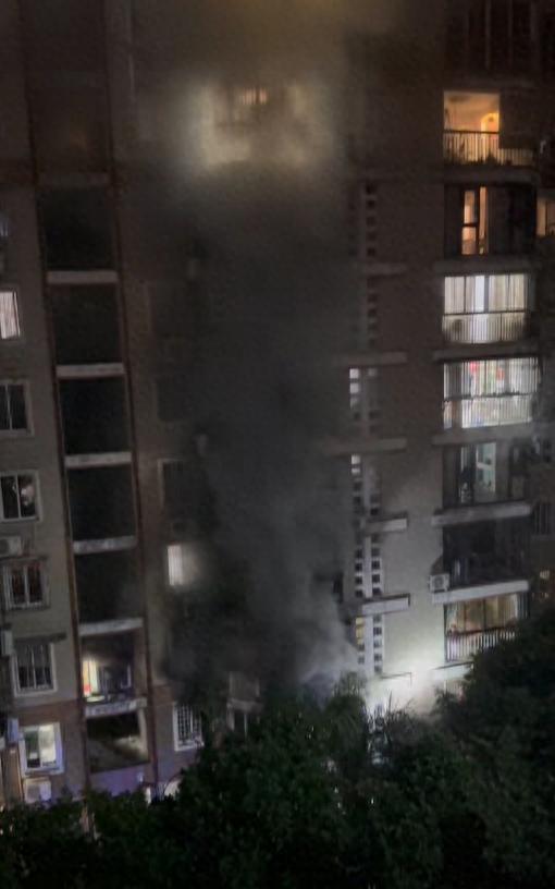 福州一小區凌晨失火母女2人遇難 業主稱消防栓沒水